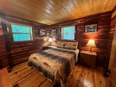 Bedroom - 152 Nc 8826, Jasper, AR 72641 photo 1 of 9