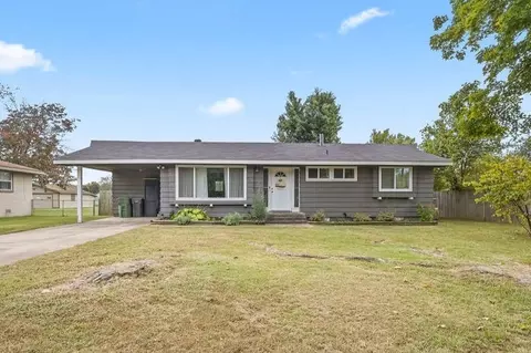 702 E Sumac St, Rogers, AR 72756