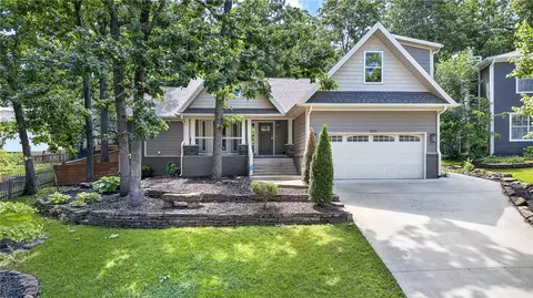 3225 N Kings Cross, Fayetteville, AR 72703
