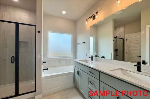 Bath - 3722 Respite St, Springdale, AR 72764 photo 1 of 2