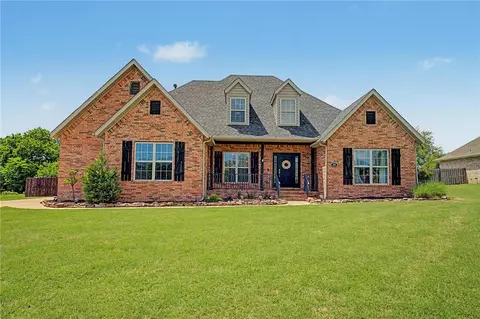 985 Aylesbury Ln, Cave Springs, AR 72718