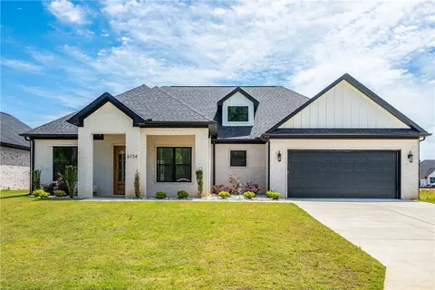 6154 Majestic Waters Dr, Benton, AR 72002