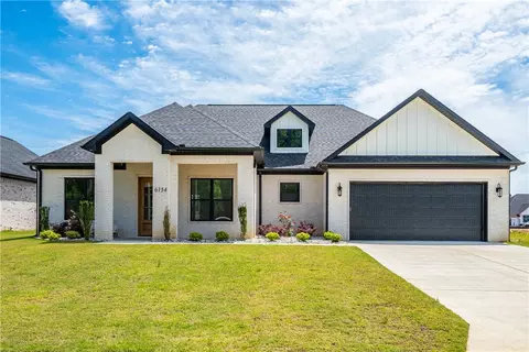 6154 Majestic Waters Dr, Benton, AR 72002