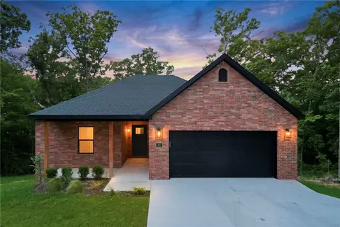 11 Pitt Ln, Bella Vista, AR 72715