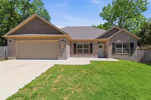 17 Holcombe Ln, Bella Vista, AR 72714