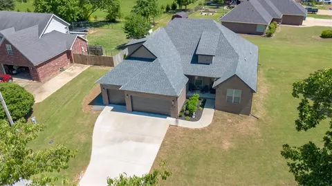 65 Taylor Dr, Bella Vista, AR 72714