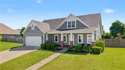 1213 Chancery Ln, Cave Springs, AR 72718