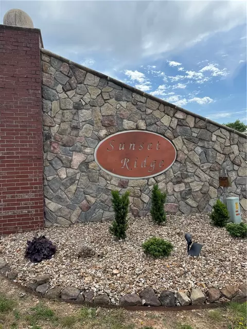 2216 Brown Bear Ln, Gentry, AR 72734