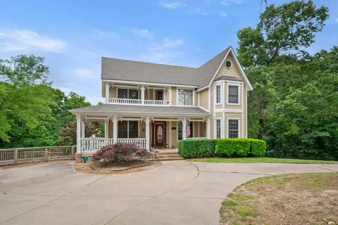 645 W Lancashire Blvd, Bella Vista, AR 72715