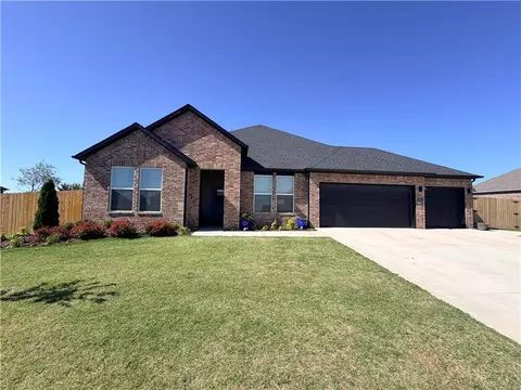 5003 E Sugarloaf St, Siloam Springs, AR 72761