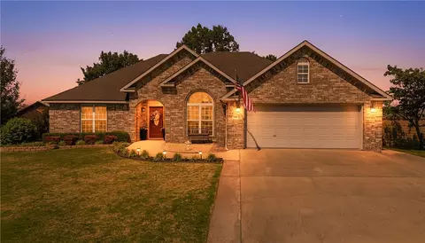 8701 Ruth Ln, Bentonville, AR 72713