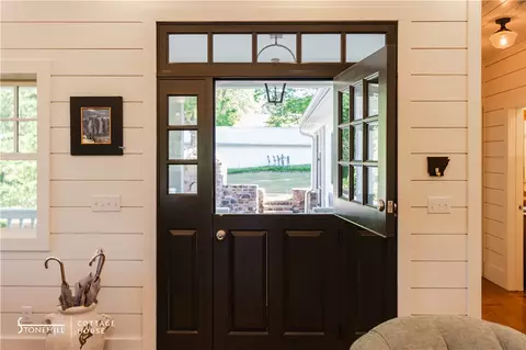 Entry Way - 976 Nc 3010, Jasper, AR 72641 photo 1 of 1