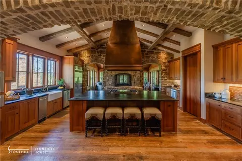 Kitchen - 976 Nc 3010, Jasper, AR 72641 photo 2 of 5