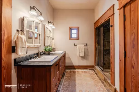 Bath - 976 Nc 3010, Jasper, AR 72641 photo 5 of 8