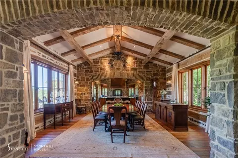 Dining - 976 Nc 3010, Jasper, AR 72641 photo 2 of 3