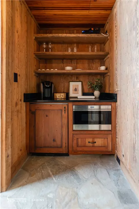 Kitchen - 976 Nc 3010, Jasper, AR 72641 photo 5 of 5