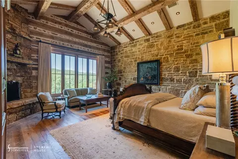 Bedroom - 976 Nc 3010, Jasper, AR 72641 photo 1 of 5