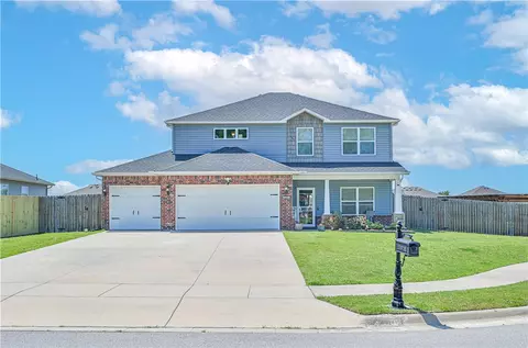 2104 Medford Ct, Siloam Springs, AR 72761