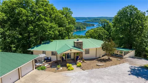 8250 Wills Ct, Rogers, AR 72756