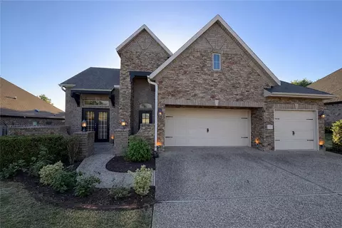 3737 N Lalique Ln, Fayetteville, AR 72704