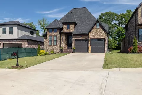 2504 N Crossover Rd, Fayetteville, AR 72703