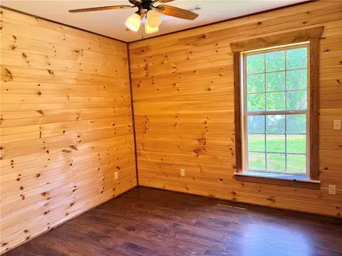 Bedroom - 8030 Norvel Dr, Harrison, AR 72601 photo 3 of 3