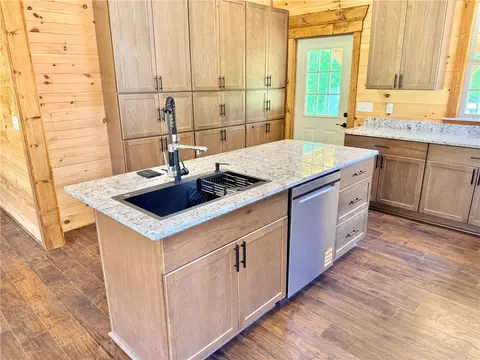 Kitchen - 8030 Norvel Dr, Harrison, AR 72601 photo 2 of 6