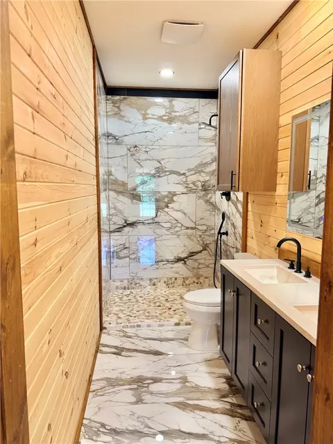 Bath - 8030 Norvel Dr, Harrison, AR 72601 photo 3 of 7