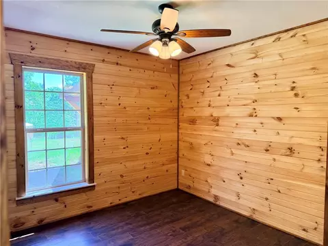 Bedroom - 8030 Norvel Dr, Harrison, AR 72601 photo 2 of 3