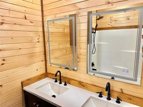 Bath - 8030 Norvel Dr, Harrison, AR 72601 photo 7 of 7