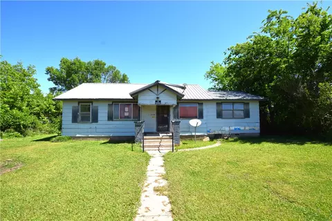 13 W Chestnut St, Stilwell, OK 74960