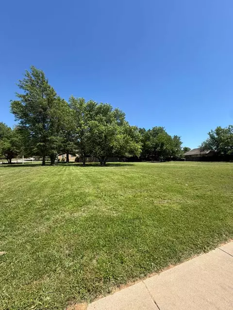 1735 Dodd Ave, Springdale, AR 72764 photo 2