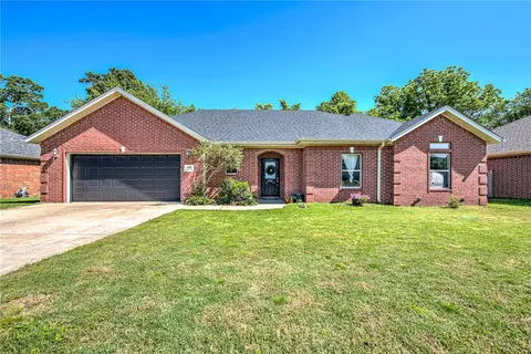 432 Hunter Allen Dr, Springdale, AR 72764