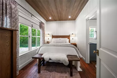 Bedroom - 425 Barnhardt Rd, Timbo, AR 72680 photo 1 of 9