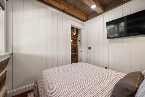 Bedroom - 425 Barnhardt Rd, Timbo, AR 72680 photo 5 of 9
