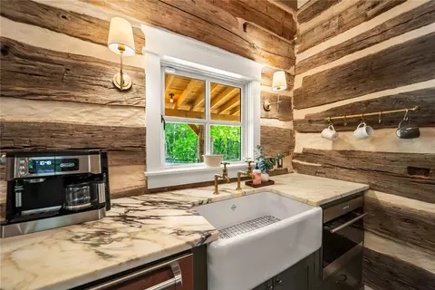 Kitchen - 425 Barnhardt Rd, Timbo, AR 72680 photo 3 of 3
