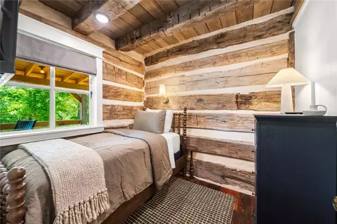 Bedroom - 425 Barnhardt Rd, Timbo, AR 72680 photo 6 of 9