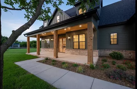 12 Mcdole Ln, Bella Vista, AR 72715