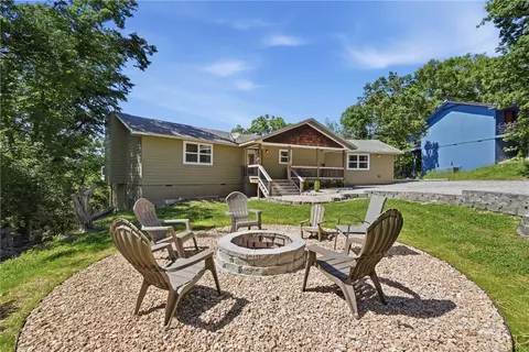 1 Dogwood Ln, Holiday Island, AR 72631