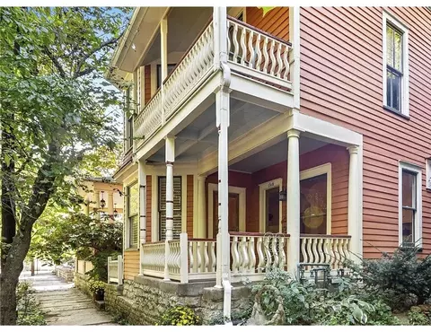 174 Spring St, Eureka Springs, AR 72632