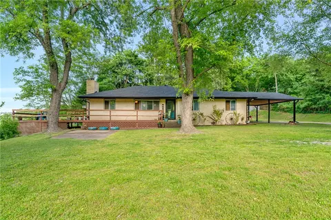 1902 S Pianalto Rd, Springdale, AR 72762