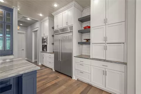 Kitchen - 3601 Oak Tree Dr, Centerton, AR 72719 photo 5 of 8
