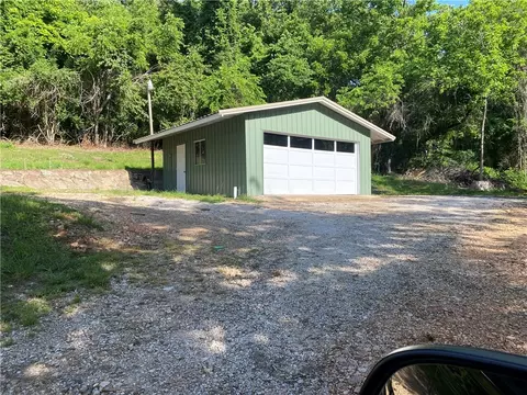 829 Washington, Harrison, AR 72601 photo 2