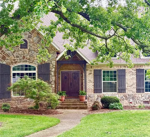 10822 Millstead Ln, Bentonville, AR 72712