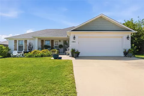 1904 Audabon Park Ct, Siloam Springs, AR 72761