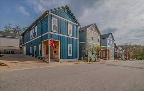 134 E South St, Fayetteville, AR 72701