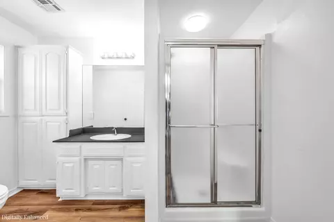 Bath - 1044 Apple Mdws, Springdale, AR 72764 photo 4 of 4