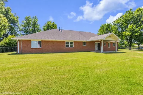 Exterior - 1044 Apple Mdws, Springdale, AR 72764 photo 3 of 5