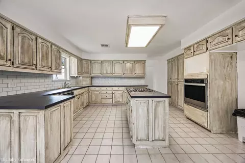 Kitchen - 1044 Apple Mdws, Springdale, AR 72764 photo 1 of 5