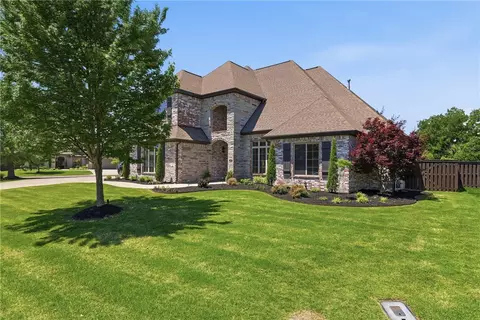 Exterior - 3111 Oak Tree Dr, Centerton, AR 72719 photo 4 of 10